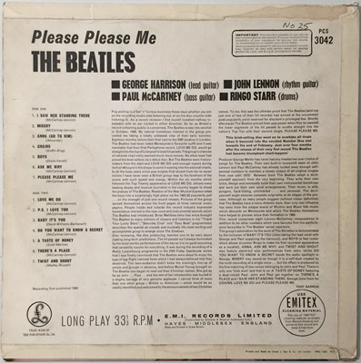 Lot 116 - THE BEATLES - PLEASE PLEASE ME LP (ORIGINAL UK STEREO 'BLACK AND GOLD' PCS 3042).