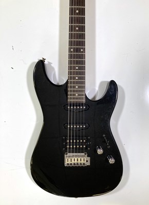 Lot 39 - FENDER SQUIRE SHOWMASTER.