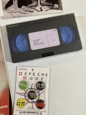 Lot 40 - DEPECHE MODE PROMO ITEMS.
