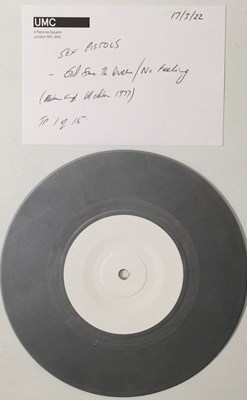 Lot 84 - SEX PISTOLS - GOD SAVE THE QUEEN/NO FEELING 7" (2022 - UMC 4570049)