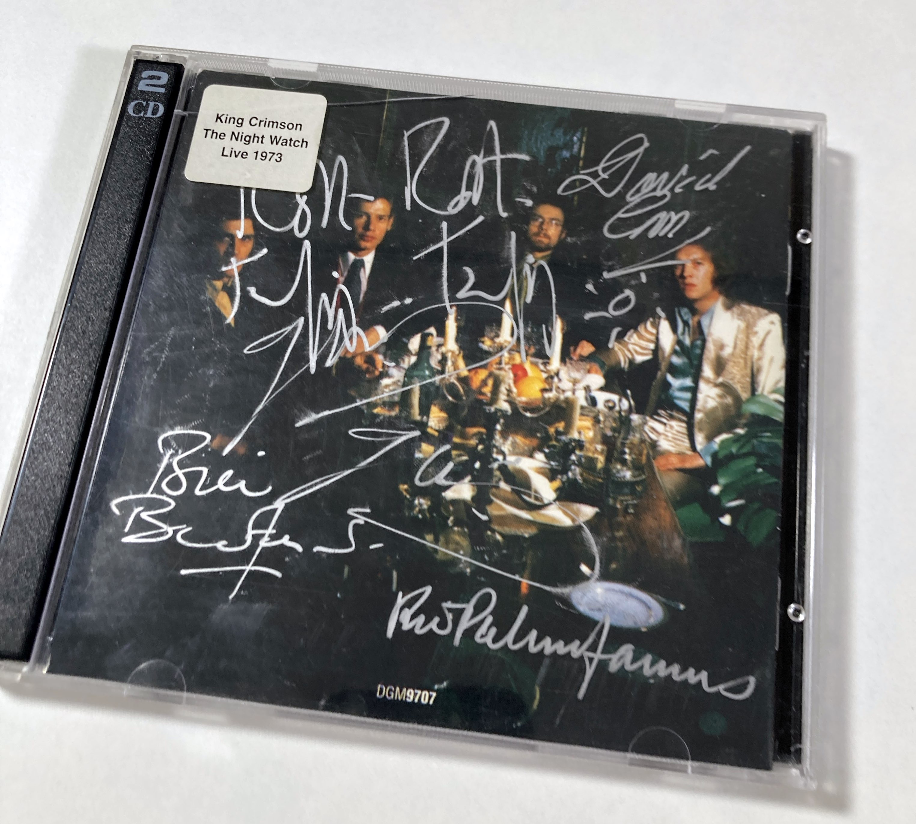 King Crimson 紙ジャケCD 2枚セット 直筆サイン入り Lot 340 - KING CRIMSON - A SIGNED CD.