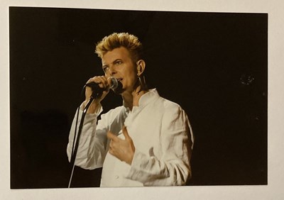 Lot 206 - DAVID BOWIE EARTHLING TOUR SCRAPBOOK WITH ORIGINAL PHOTOS
