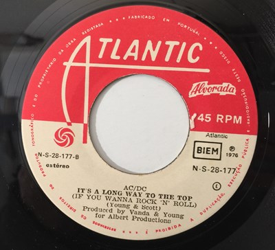 Lot 1 - AC/DC - HIGH VOLTAGE/ IT'S A LONG WAY TO THE TOP 7" (PORTUGAL - N-S-28-177)