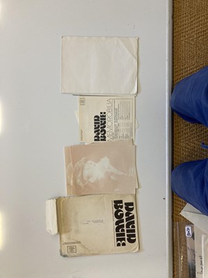 Lot 224 - DAVID BOWIE INTERNATIONAL FAN CLUB MEMORABILIA