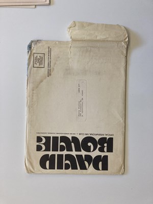 Lot 224 - DAVID BOWIE INTERNATIONAL FAN CLUB MEMORABILIA
