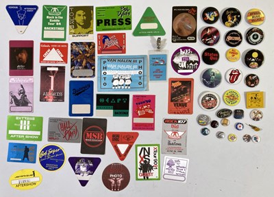 Lot 104 - CONCERT MEMORABILIA - BADGES AND TOUR PASSES.