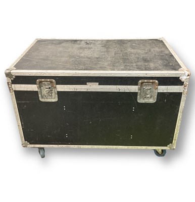 Lot 16 - STRAWBERRY STUDIOS - FLIGHT CASE FROM STRAWBERRY RENTALS - 10CC LINK.