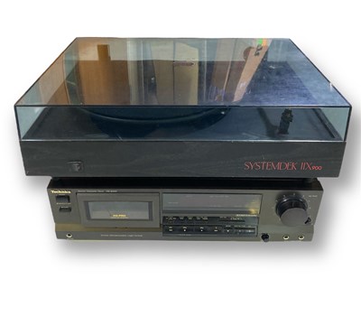 Lot 26 - SYSTEMDECK IIX900 TURNTABLE & TECHNICS RS-B465.