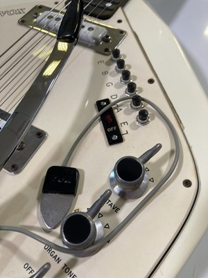Lot 42 - VOX V251 GUITAR ORGAN.