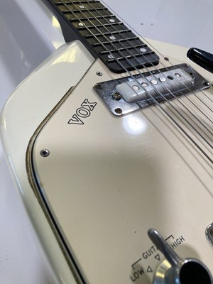 Lot 42 - VOX V251 GUITAR ORGAN.