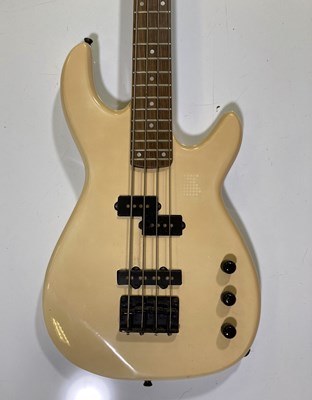 Lot 43 - VOX WHITE SHADOW ELECTRIC BASS GUITAR.