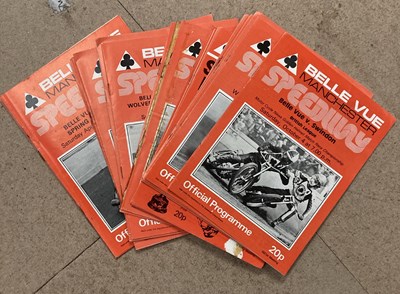 Lot 11 - SPORTS BOOKS, ANNUALS & MAGAZINES.