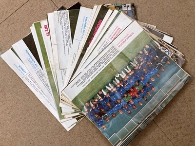 Lot 11 - SPORTS BOOKS, ANNUALS & MAGAZINES.