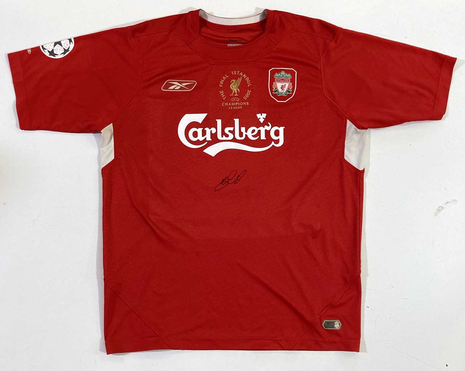 Lot 106 - FOOTBALL MEMORABILIA - STEVEN GERRARD SIGNED LIVERPOOL SHIRT.