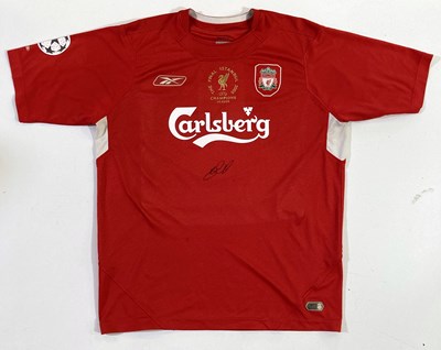 Lot 106 - FOOTBALL MEMORABILIA - STEVEN GERRARD SIGNED LIVERPOOL SHIRT.