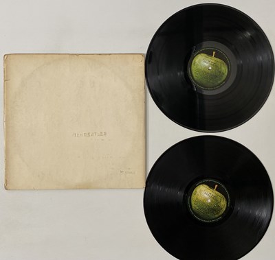 Lot 733 - THE BEATLES - WHITE ALBUM  LP (UK FIRST PRESS NO. 0010245 - PMC 7068)