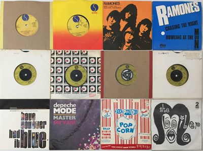 Lot 654 - PUNK / WAVE / INDIE / COOL / SYNTH POP - 7" COLLECTION