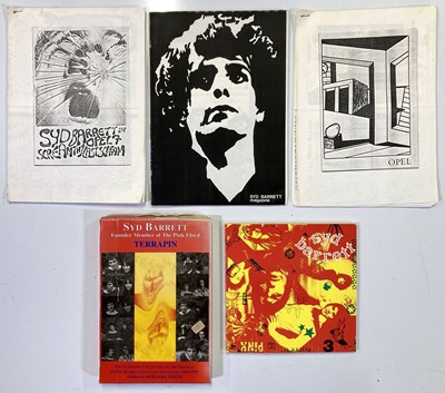 Lot 122 - PINK FLOYD INTEREST - SYD BARRETT FANZINES / BOX.