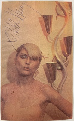 Lot 291 - BLONDIE  - SIGNED CD BOOKLET / DEBBIE HARRY CUTTING.