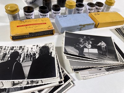 Lot 159 - THE BEATLES - PHOTOGRAPHS AND 296 NEGATIVES WITH COPYRIGHT - UNSEEN SHOTS C 1964/1965.