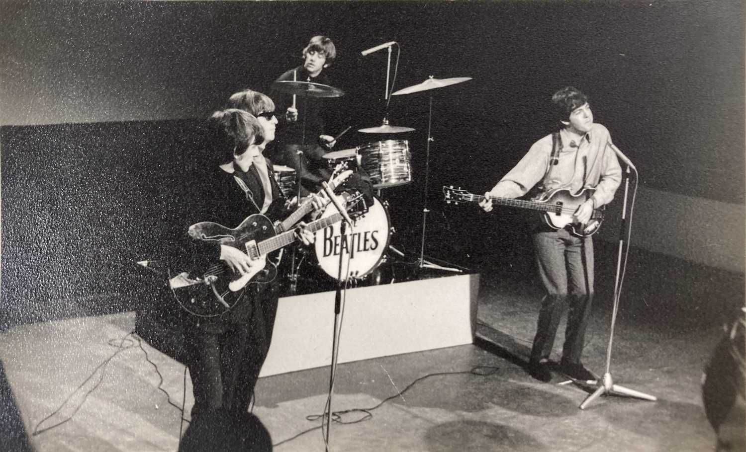 Lot 159 - THE BEATLES - PHOTOGRAPHS AND 296 NEGATIVES WITH COPYRIGHT - UNSEEN SHOTS C 1964/1965.