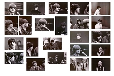 Lot 159 - THE BEATLES - PHOTOGRAPHS AND 296 NEGATIVES WITH COPYRIGHT - UNSEEN SHOTS C 1964/1965.