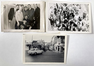 Lot 159 - THE BEATLES - PHOTOGRAPHS AND 296 NEGATIVES WITH COPYRIGHT - UNSEEN SHOTS C 1964/1965.