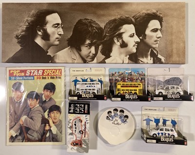 Lot 82 - BEATLES MEMORABILIA - WASHINGTON POTTERY / CORGI ETC.