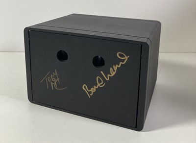 Lot 477 - OASIS VOX BOX SIGNED BY BONEHEAD / TONY MCCARROLL.