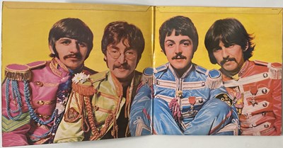 Lot 26 - THE BEATLES - SGT. PEPPER'S LONELY HEARTS CLUB BAND LP (ORIGINAL UK 'FOURTH PROOF' COPY - PMC 7027)