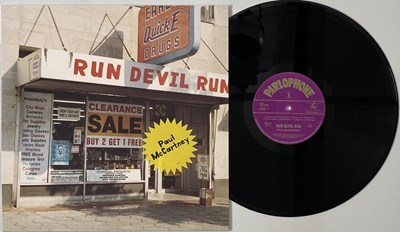 Lot 35 - PAUL MCCARTNEY - RUN DEVIL RUN LP (522 3511).