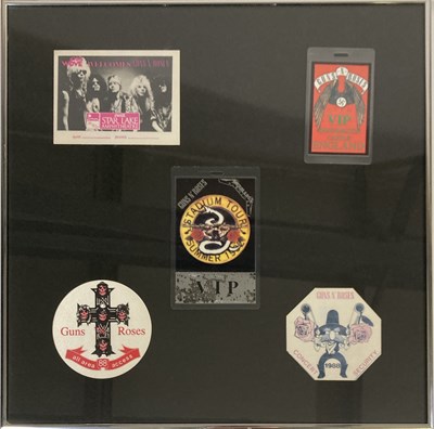 Lot 527 - GUNS N ROSES - A GUITAR SIGNED BY THE BAND.