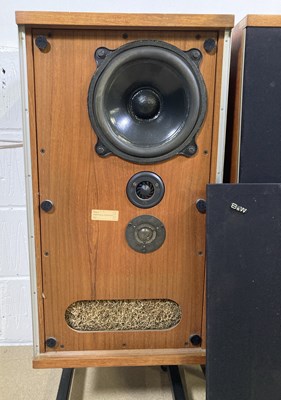 Lot 9 - B&W DM2 SPEAKERS PAIR.