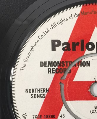 Lot 67 - THE BEATLES - PAPERBACK WRITER 7" - ORIGINAL UK DEMO (R 5452)