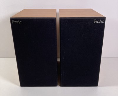 Lot 20 - PRO AC TABLETTE 2000 (PAIR).