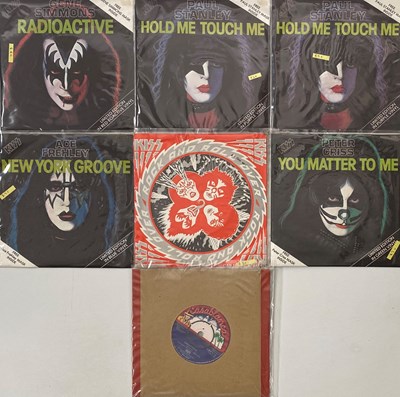 Lot 1070 - KISS & RELATED - 7" PACK