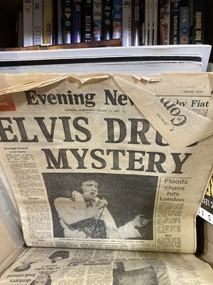 Lot 84 - ELVIS PRESLEY - BOOKS/DVDS/HEADLINES AND MAGAZINES.