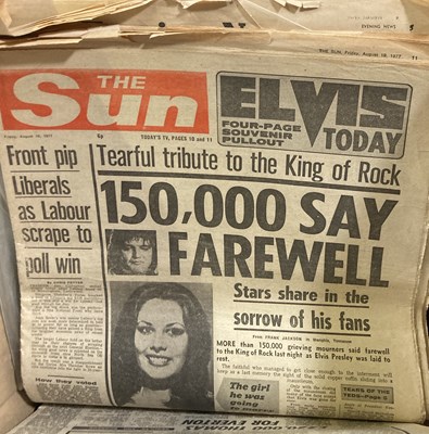 Lot 84 - ELVIS PRESLEY - BOOKS/DVDS/HEADLINES AND MAGAZINES.
