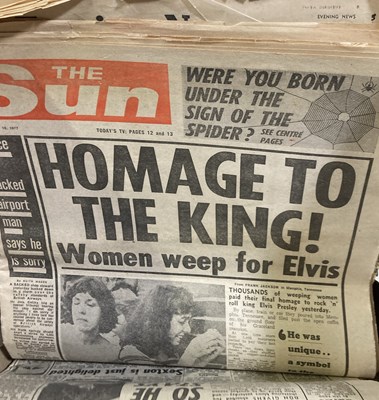Lot 84 - ELVIS PRESLEY - BOOKS/DVDS/HEADLINES AND MAGAZINES.