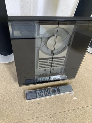 Lot 60 - BANG AND OLUFSEN HI-FI SETUP INC BEOLAB SPEAKERS.