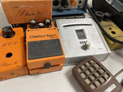 Lot 50 - STRAWBERRY STUDIOS - STRAWBERRY RENTALS COLLECTION - PEDALS INC TRACE ELLIOT / BOSS DISTORTION.