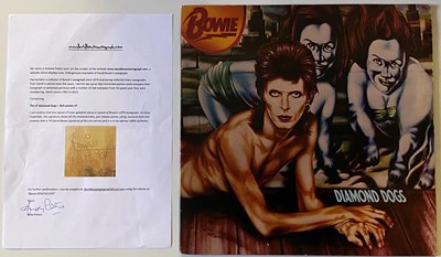 Lot 324 - DAVID BOWIE DIAMOND DOGS SIGNED LP