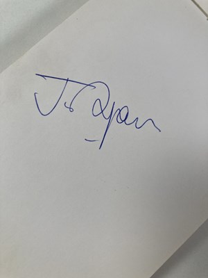 Lot 46 - MANCHESTER UNITED - SIGNED MEMORABILIA.