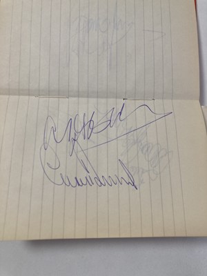 Lot 46 - MANCHESTER UNITED - SIGNED MEMORABILIA.