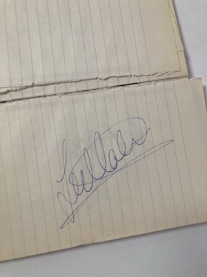 Lot 46 - MANCHESTER UNITED - SIGNED MEMORABILIA.