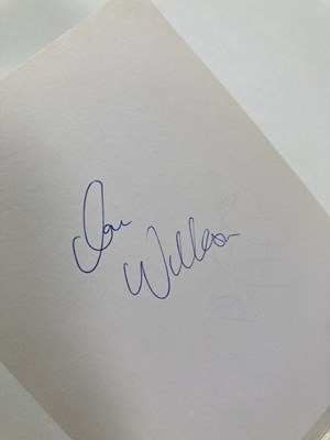 Lot 46 - MANCHESTER UNITED - SIGNED MEMORABILIA.