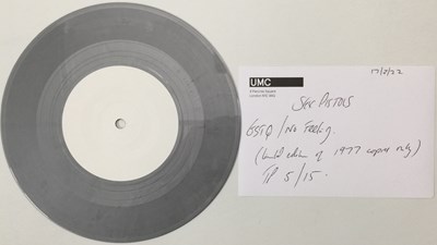 Lot 2 - SEX PISTOLS - GOD SAVE THE QUEEN/NO FEELING 7" (2022 - UMC 4570049).