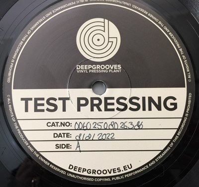 Lot 55 - THIN LIZZY - JOHNNY THE FOX (2020 WHITE LABEL TEST PRESSING - 0802638 - SIGNED)