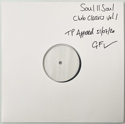 Lot 69 - SOUL II SOUL - CLUB CLASSICS VOL 1.