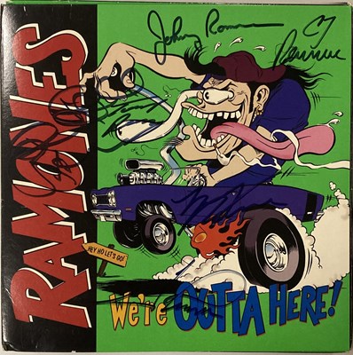 Lot 324 - RAMONES FULLY SIGNED BOXSET